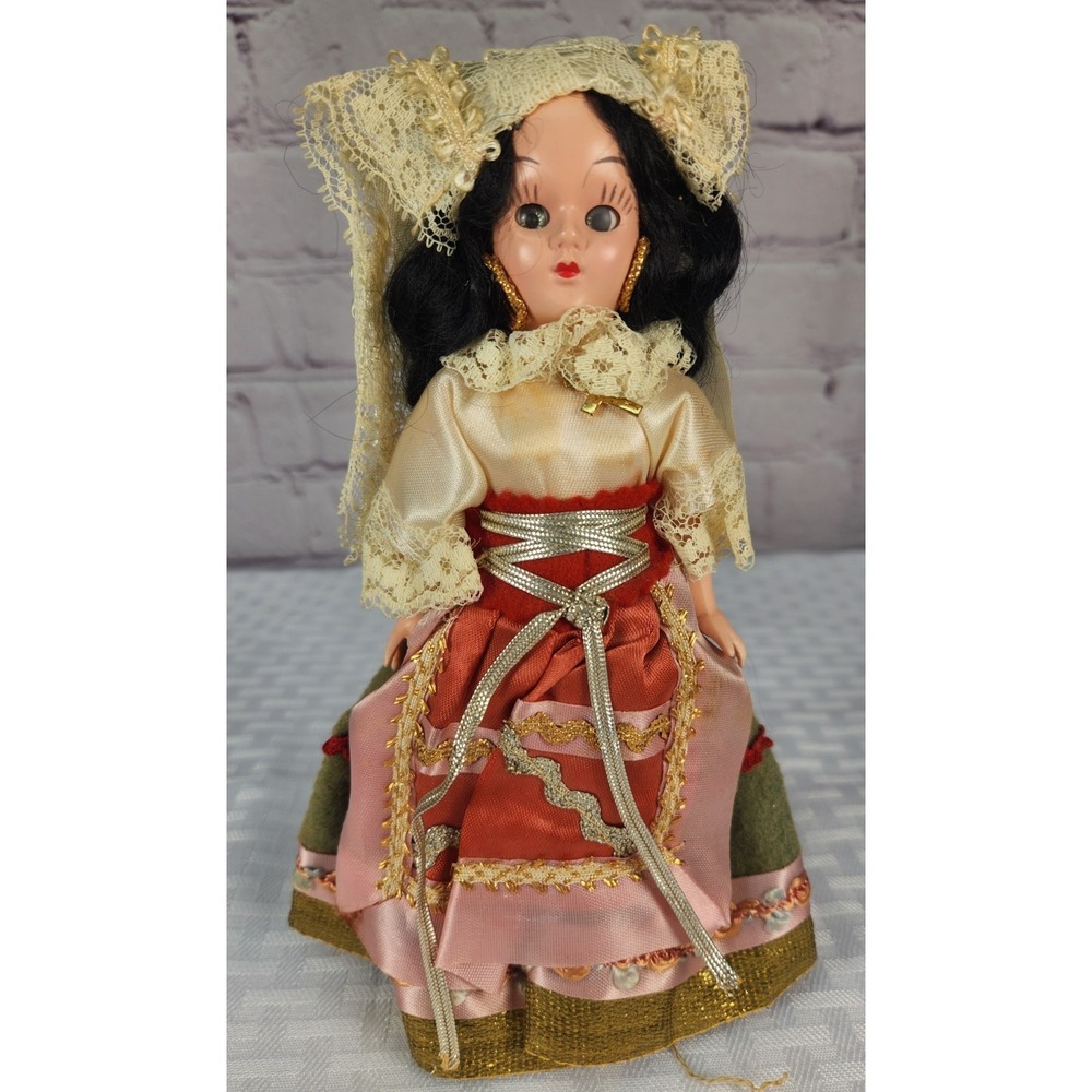 Vintage Italy Italian Corrine's Brides of All Nations Doll Figurine